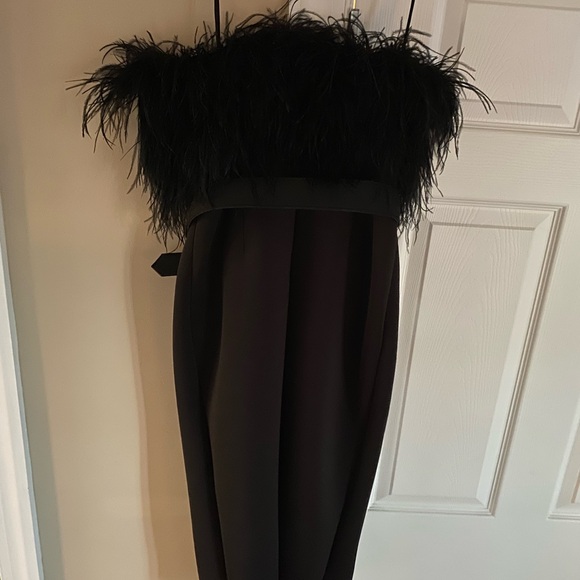 NWT Badgley Mischka Strapless Ostrich Feather-Embellished Scuba Midi Dress - Picture 3 of 5